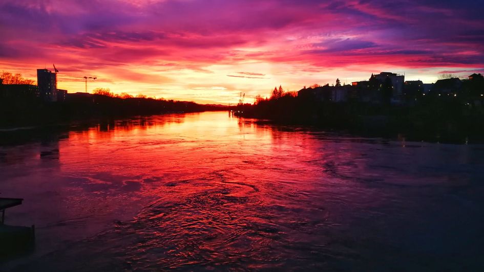 Blick auf den Rhein am Abend von Roland Schulz