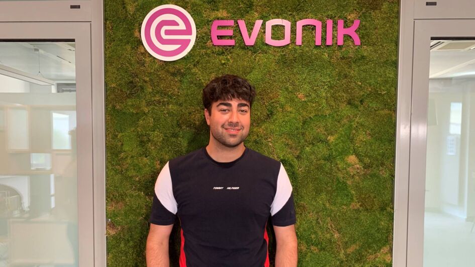 Tehraym, a UNITECH student at Evonik